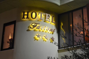 Отель Hotel Facioni  Помеция